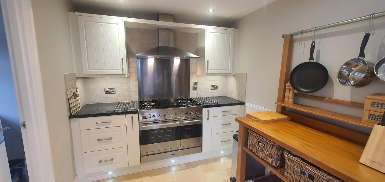 Ballymena/ Belfast/ Antrim Coast/galgorm Holiday home