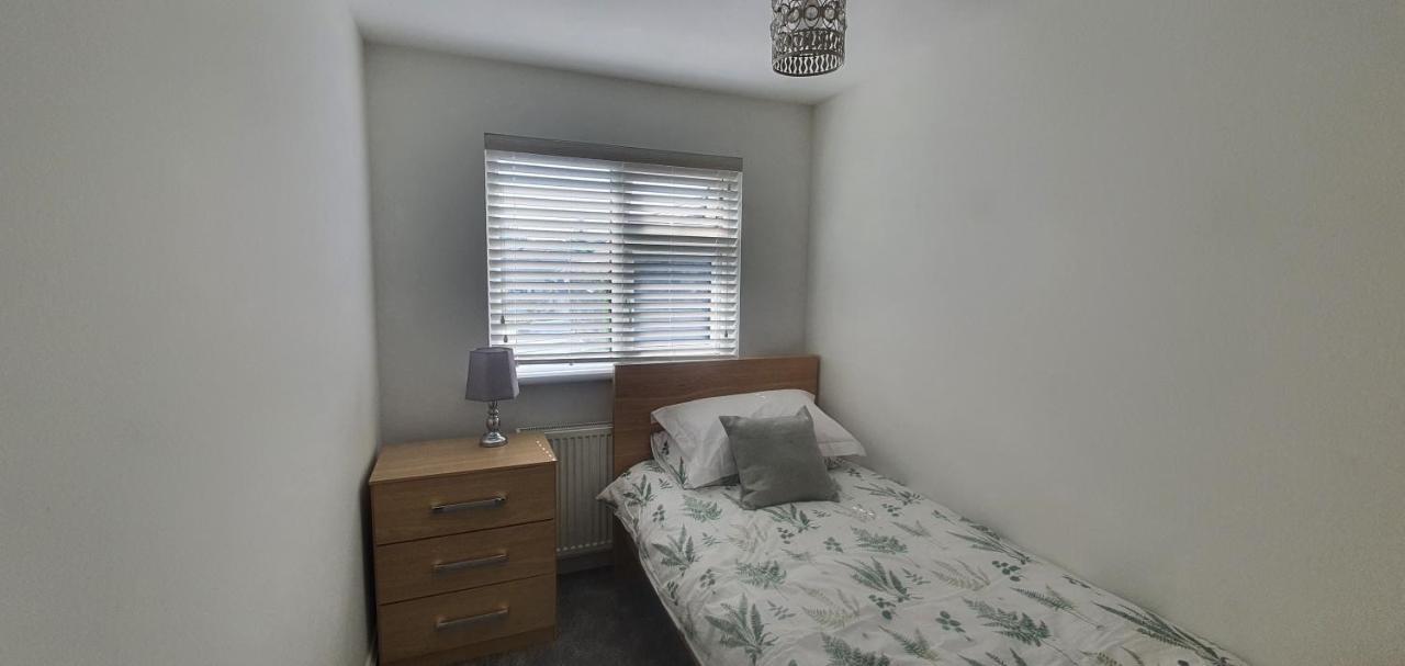 Ballymena/ Belfast/ Antrim Coast/galgorm Holiday home *