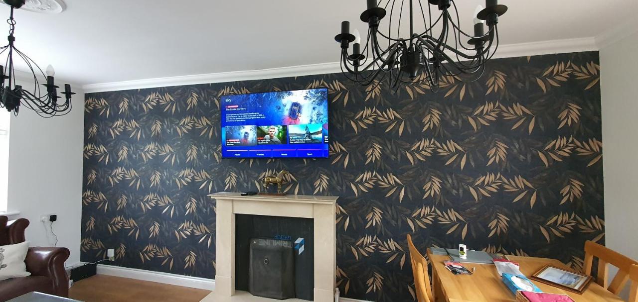 Ballymena/ Belfast/ Antrim Coast/galgorm Holiday home *