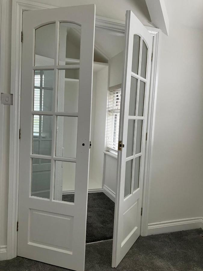 Ballymena/ Belfast/ Antrim Coast/galgorm Holiday home